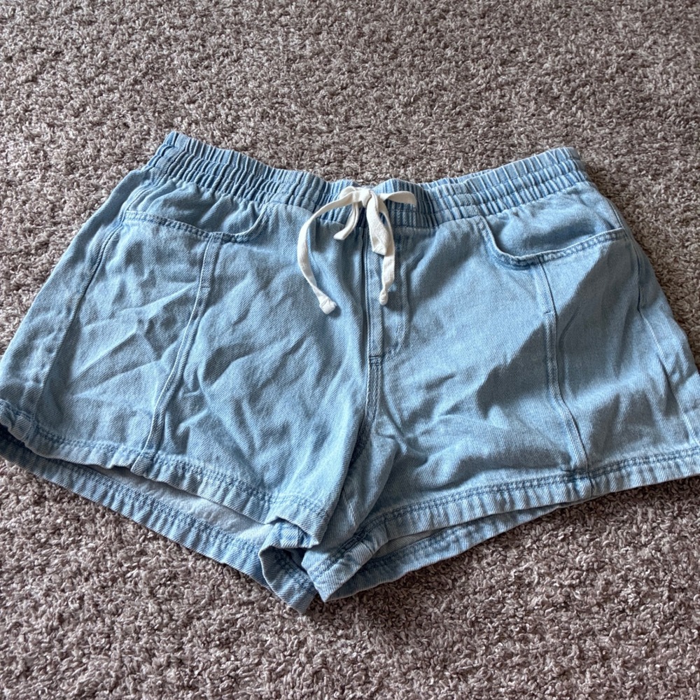 Universal Thread Womens XL Light Wash Denim Elastic Waist Drawstring Shorts